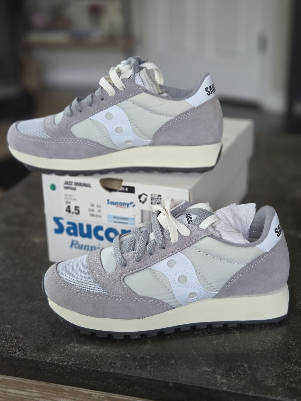 Saucony Jazz Original - GRAY/WHITE - Men's 4.5 - Womens 6 - NEW in Box